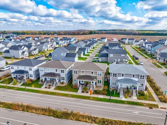 $425,000 | 2818 Frisee Drive, Madison, WI 53711