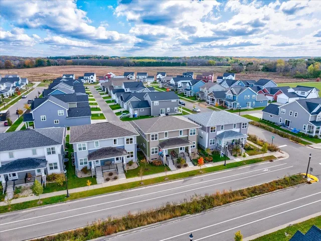 $425,000 | 2818 Frisee Drive, Madison, WI 53711