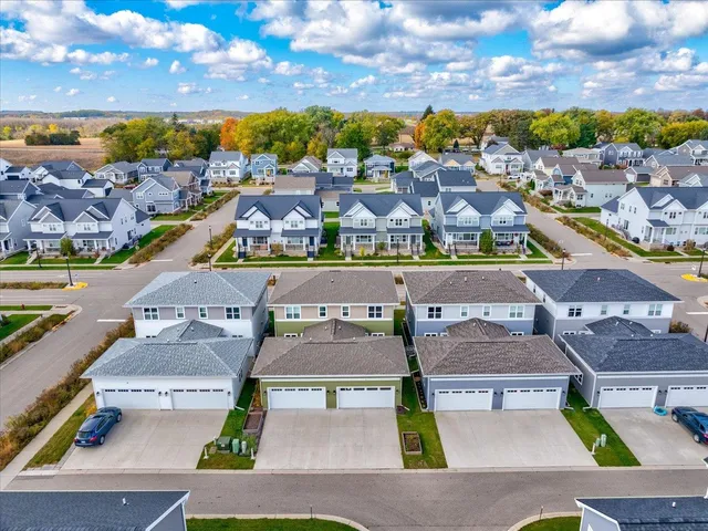 $425,000 | 2818 Frisee Drive, Madison, WI 53711