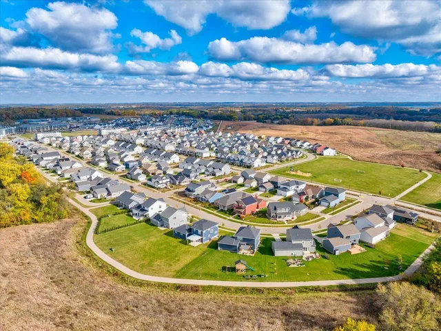 $425,000 | 2818 Frisee Drive, Madison, WI 53711