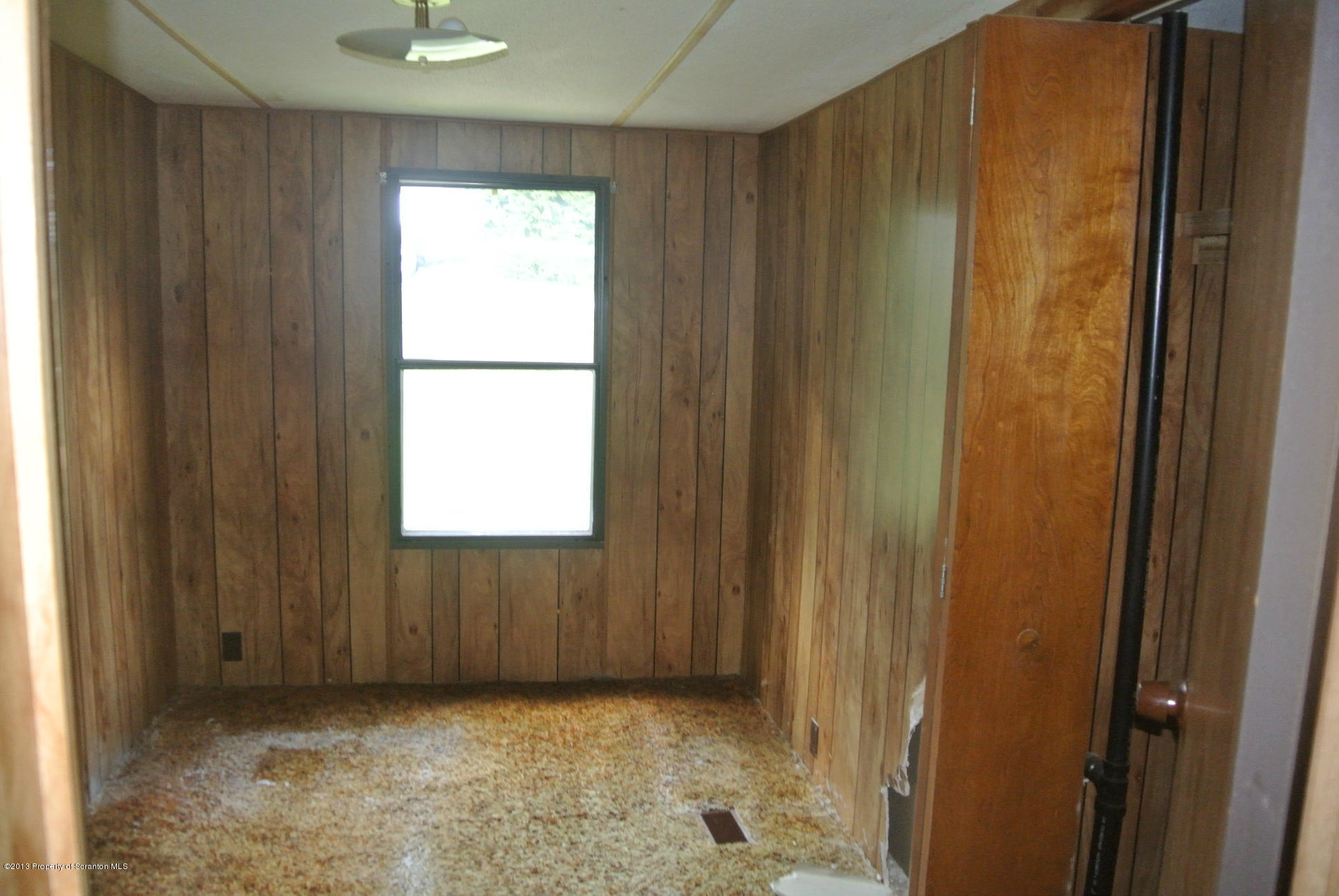 1103 Ridge Street Throop, PA 18447 - Photo 11 of 12 Gallery Image 11