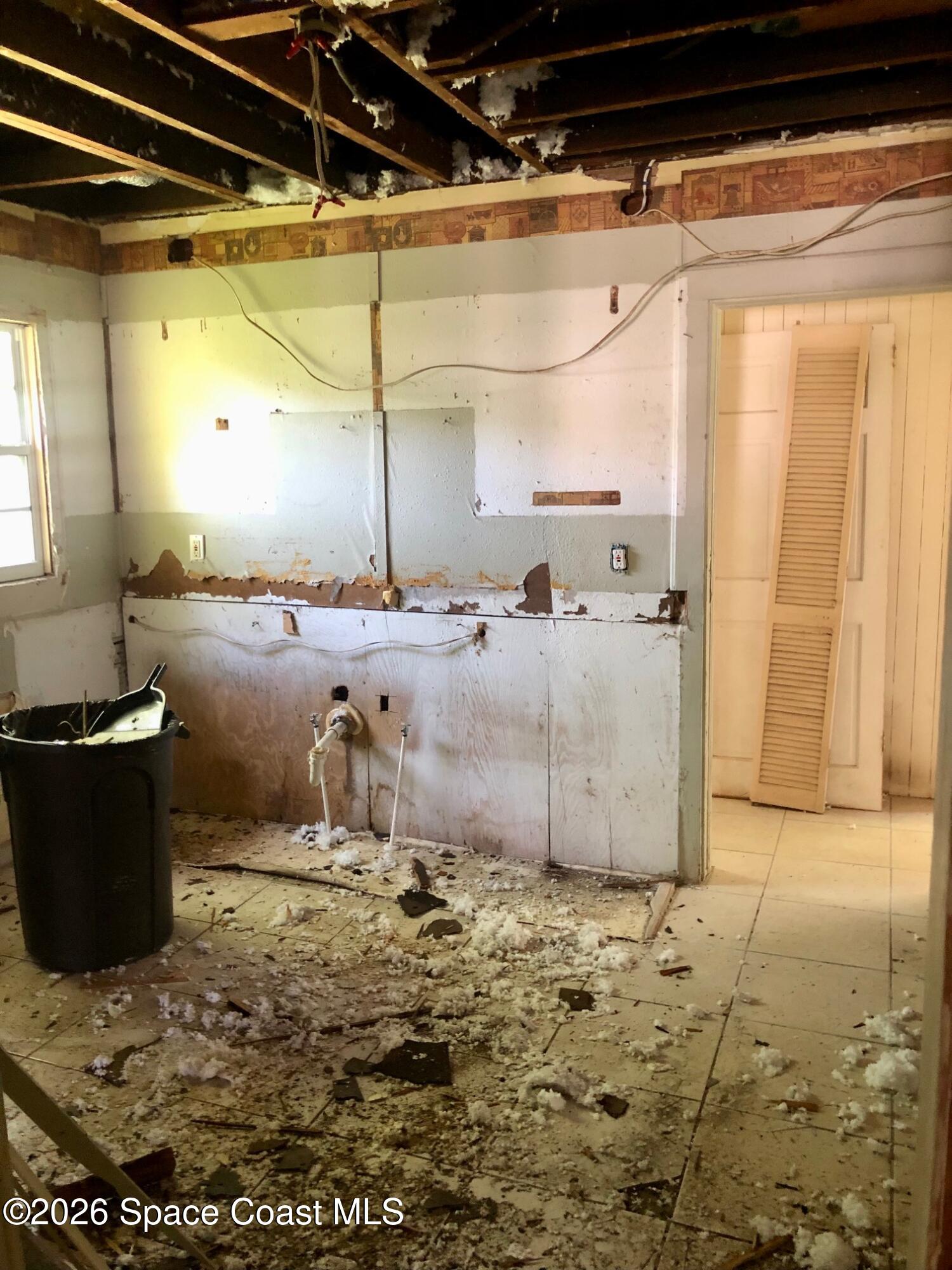 1236 Jackson Street Cocoa, FL 32922 - Photo 6 of 14 a view of water heater