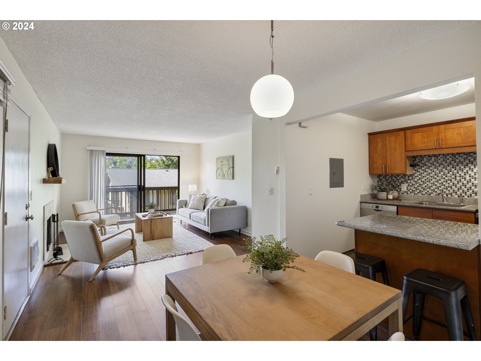 7744 Southwest Barnes Road, Unit G Portland, OR 97225 - Photo 15 of 32 Gallery Image 15