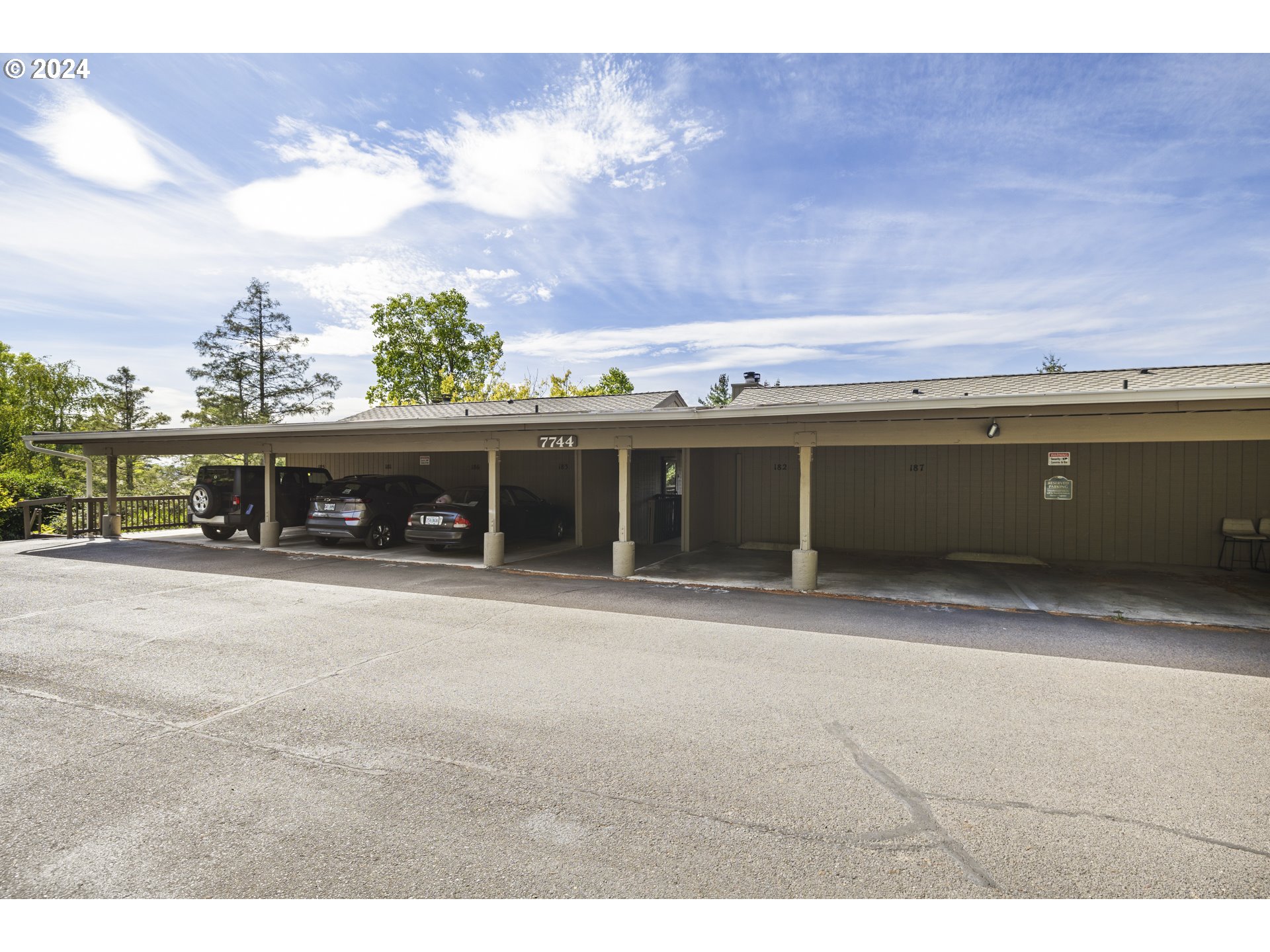 7744 Southwest Barnes Road, Unit G Portland, OR 97225 - Photo 23 of 32 Gallery Image 23