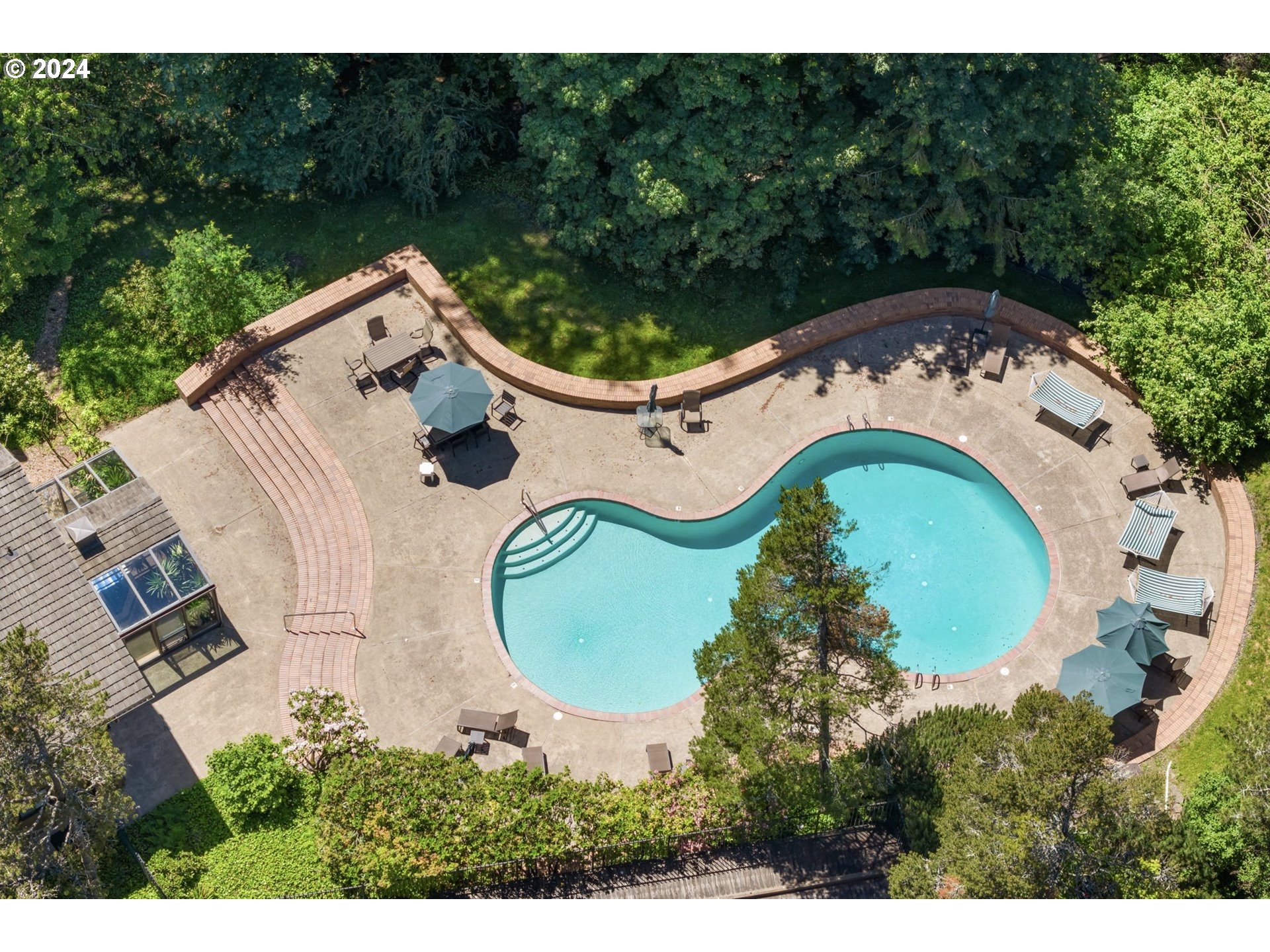 7744 Southwest Barnes Road, Unit G Portland, OR 97225 - Photo 27 of 32 Gallery Image 27