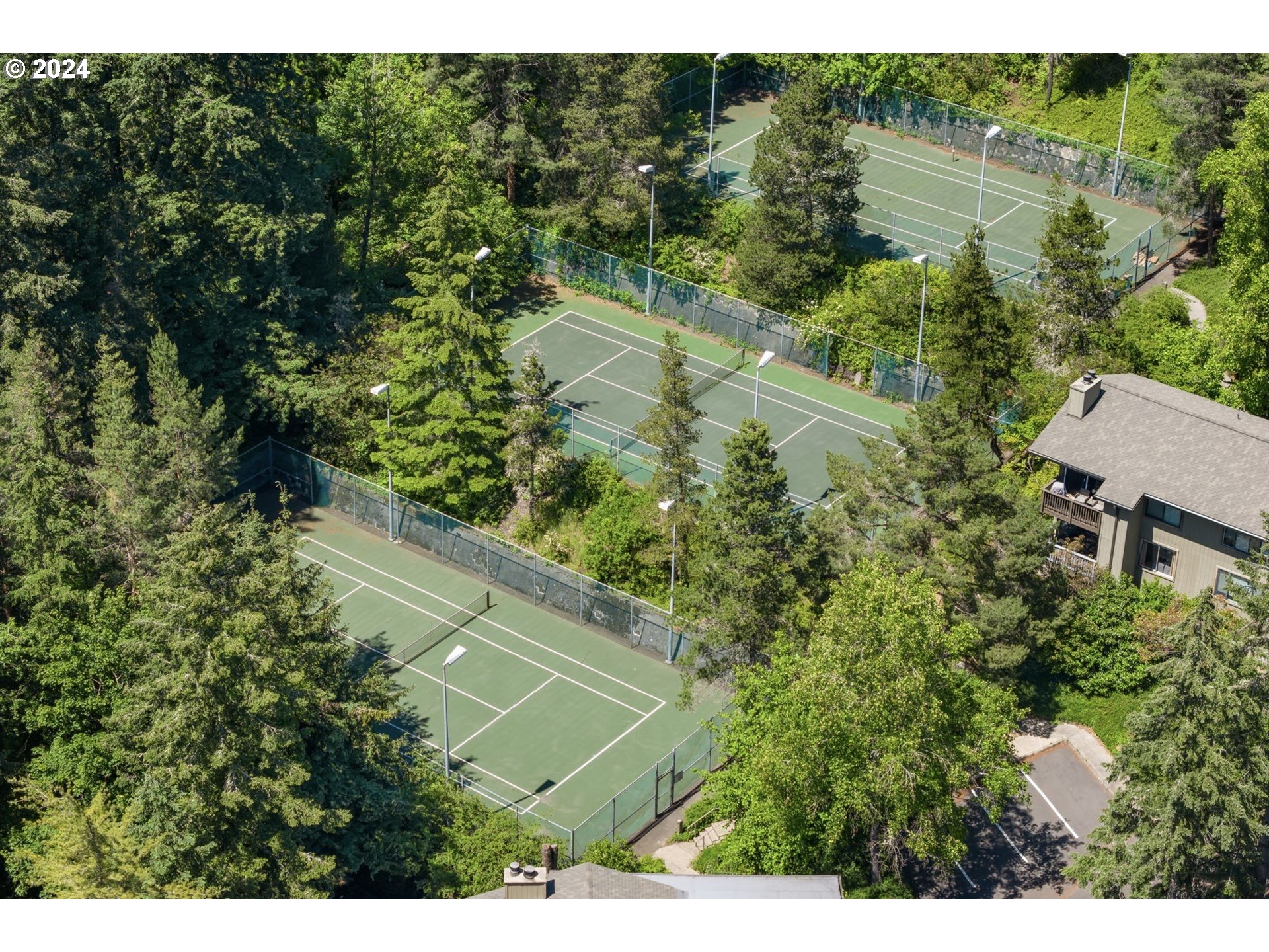 7744 Southwest Barnes Road, Unit G Portland, OR 97225 - Photo 28 of 32 Gallery Image 28