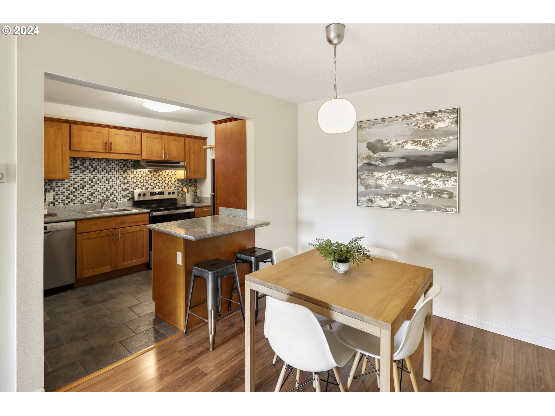 7744 Southwest Barnes Road, Unit G Portland, OR 97225 - Photo 10 of 32 Gallery Image 10