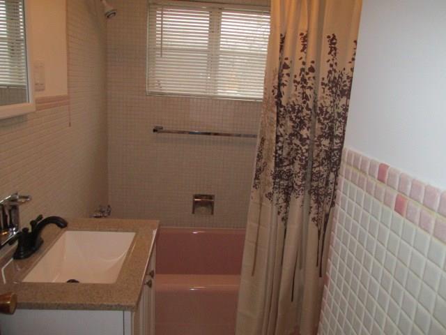 111 Spring Street Dunbar, PA 15431 - Photo 8 of 19 Hall bath