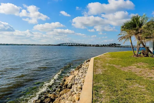 $4,500 | 4031 Northeast Breakwater Drive, Jensen Beach, FL 34957