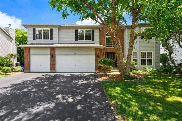 $499,900 | 33 Sarah Drive, Crystal Lake, IL 60014