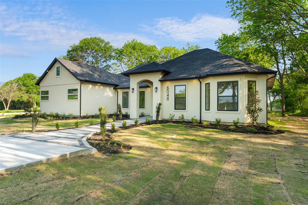 6048 Vz County Road, Unit 2120 Wills Point, TX 75169 - Photo 4 of 6 a view of a house with backyard and sitting area