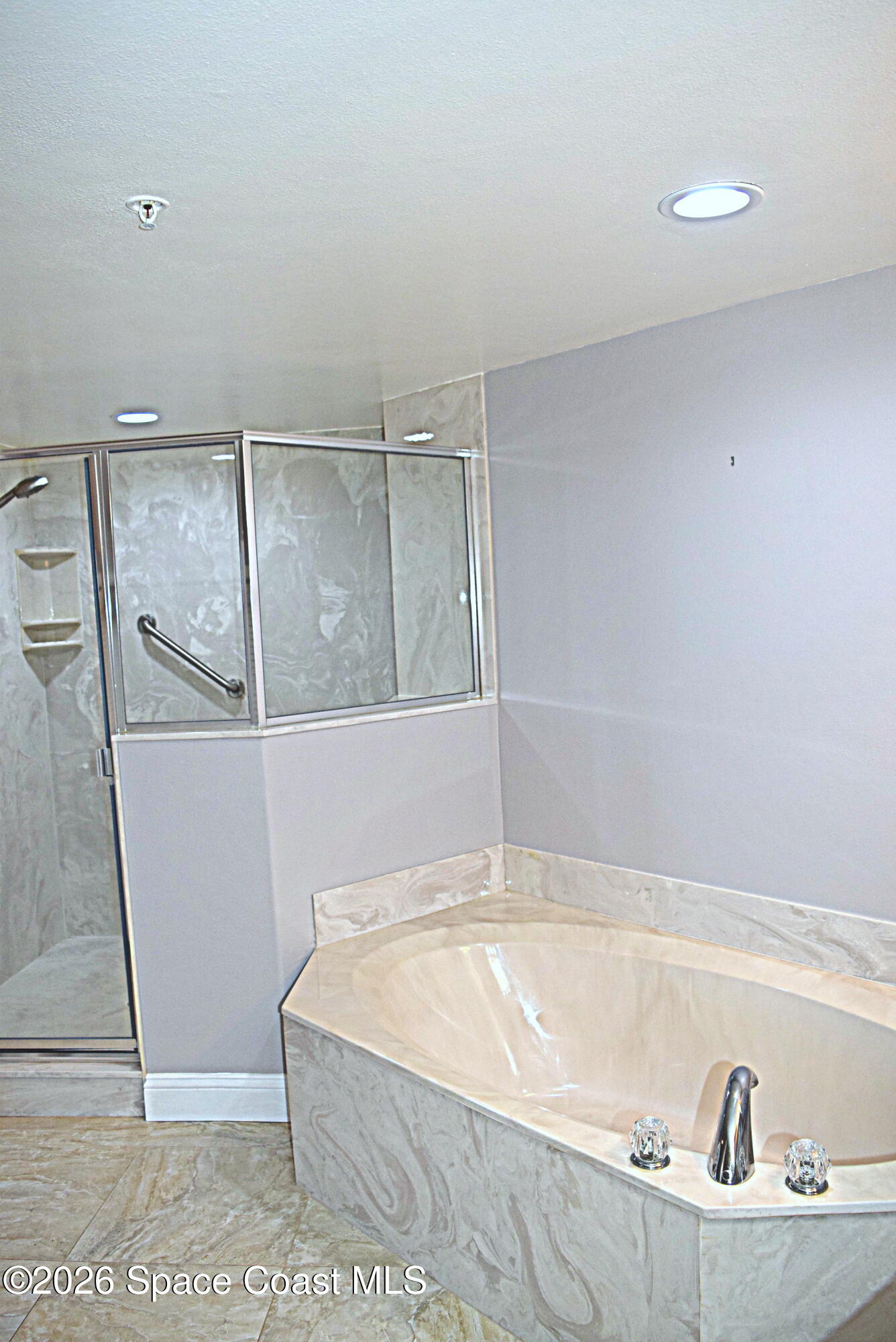 801 Del Rio Way, Unit 502 Merritt Island, FL 32953 - Photo 9 of 25 Master Bathroom