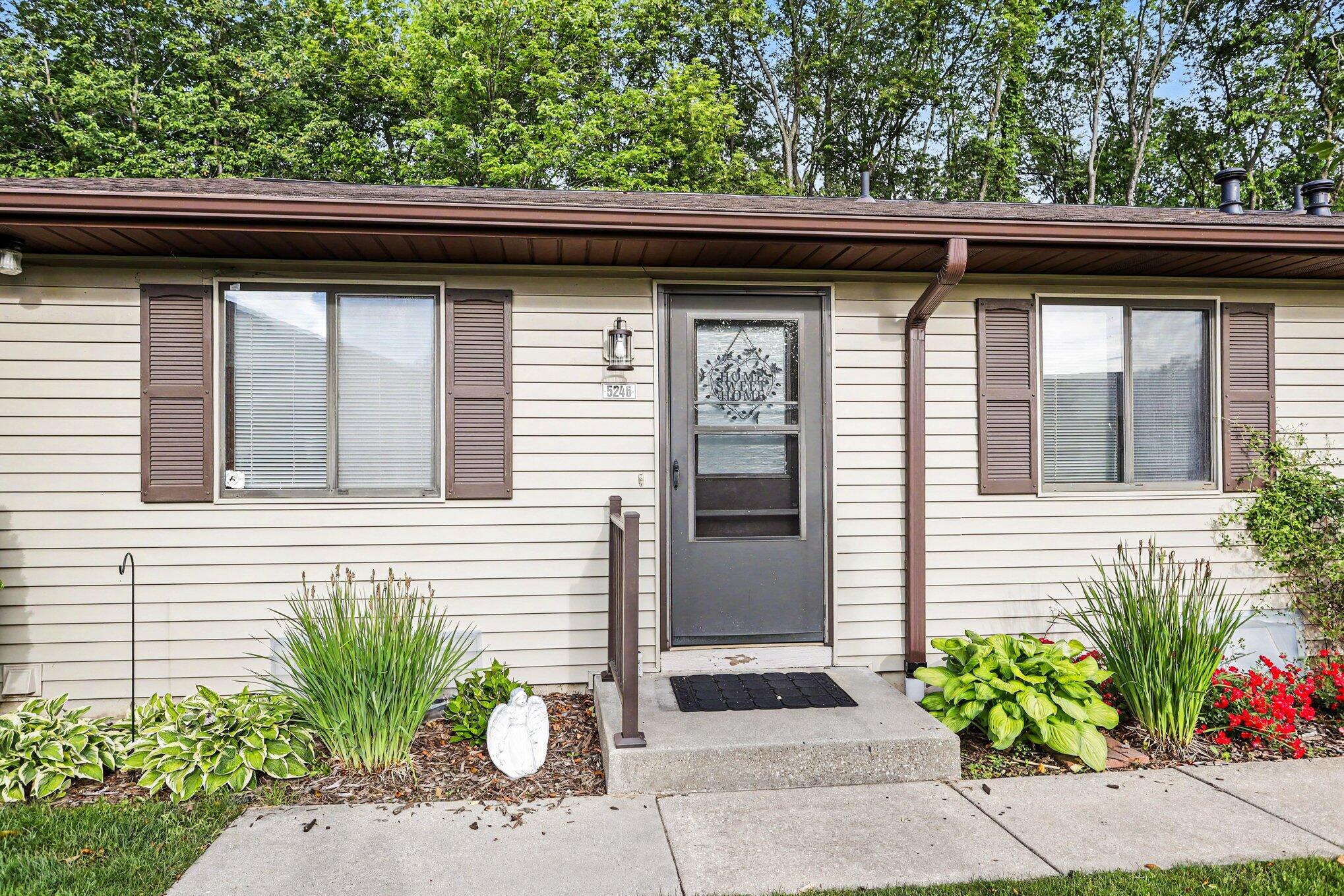 5246 Green Meadow Road, Unit Q Kalamazoo, MI 49009 - Photo 2 of 25 003_file_6867