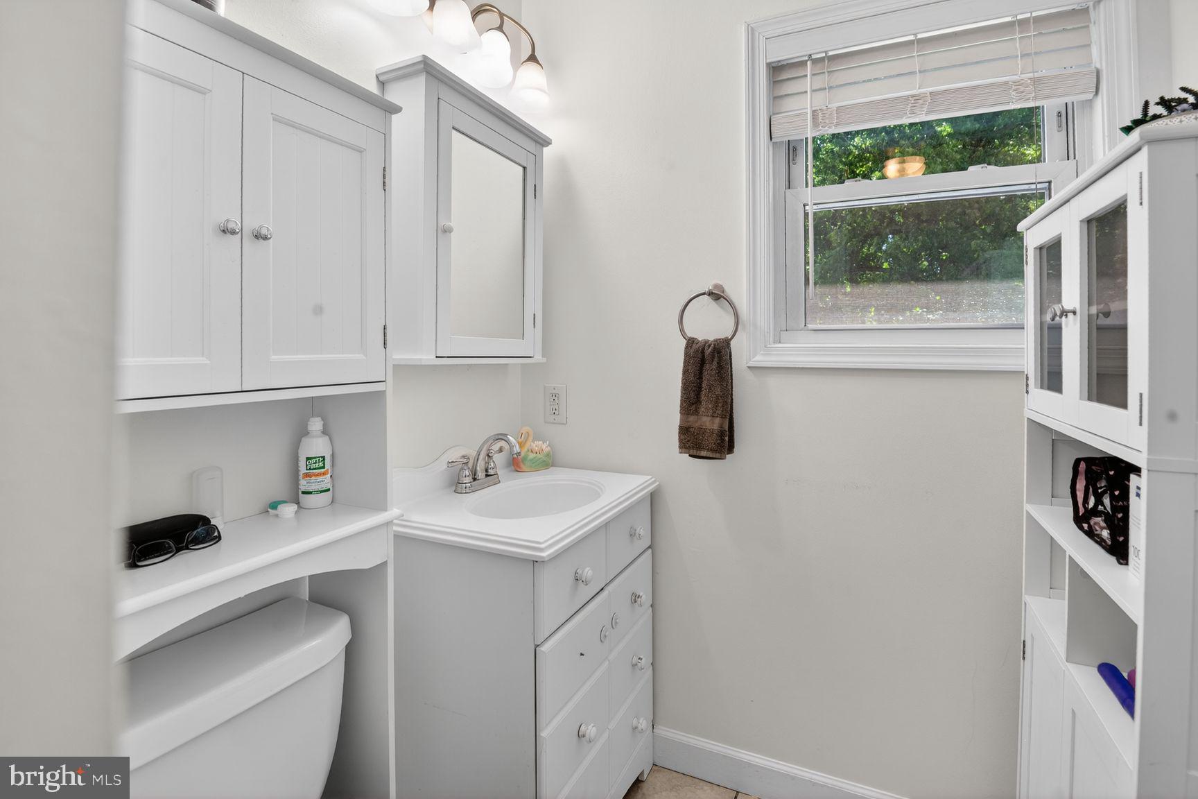 847 Streaker Road Sykesville, MD 21784 - Photo 19 of 41 Full upper bathroom