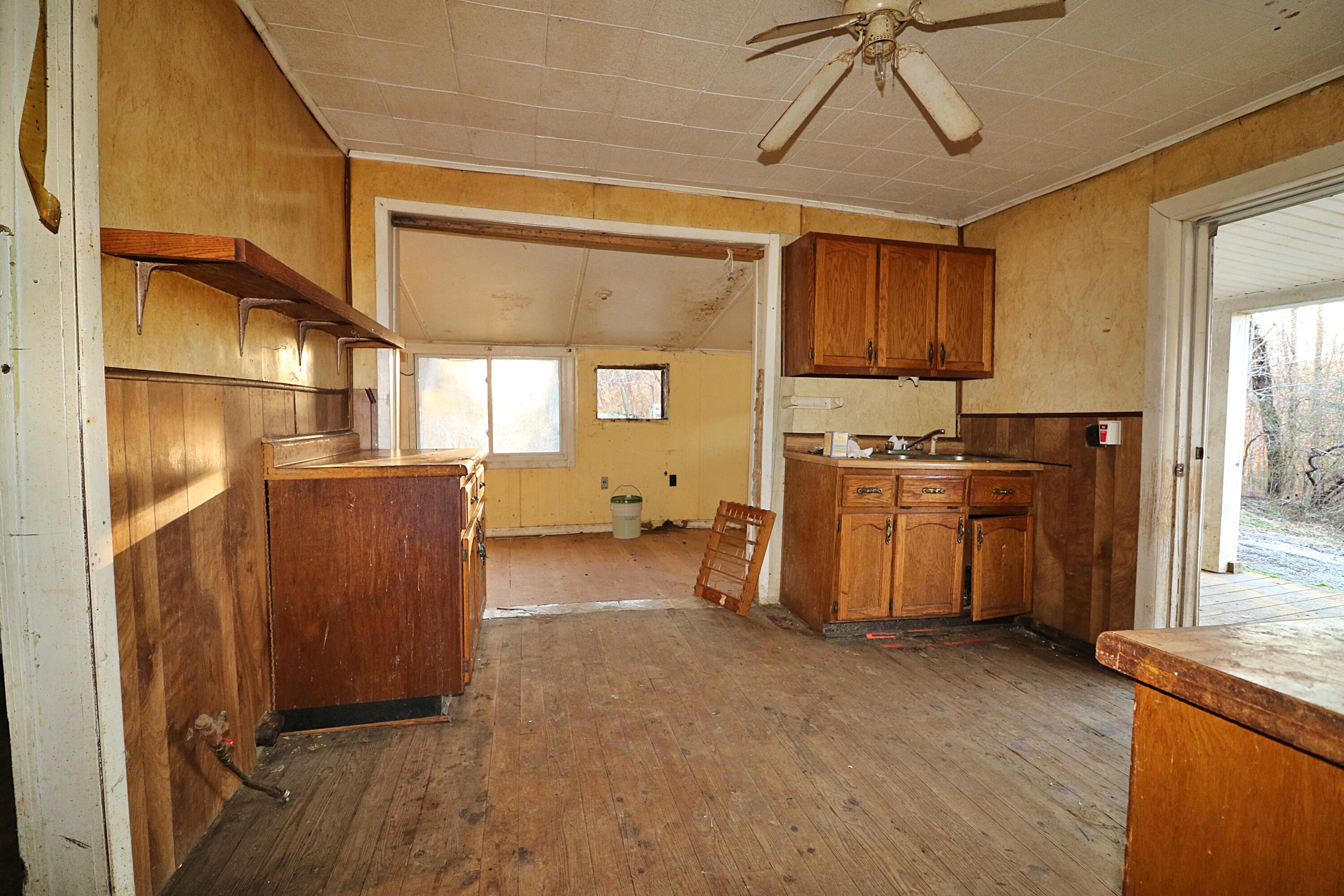 894-918 Concord Road Robbins, TN 37852 - Photo 13 of 29 094A3480
