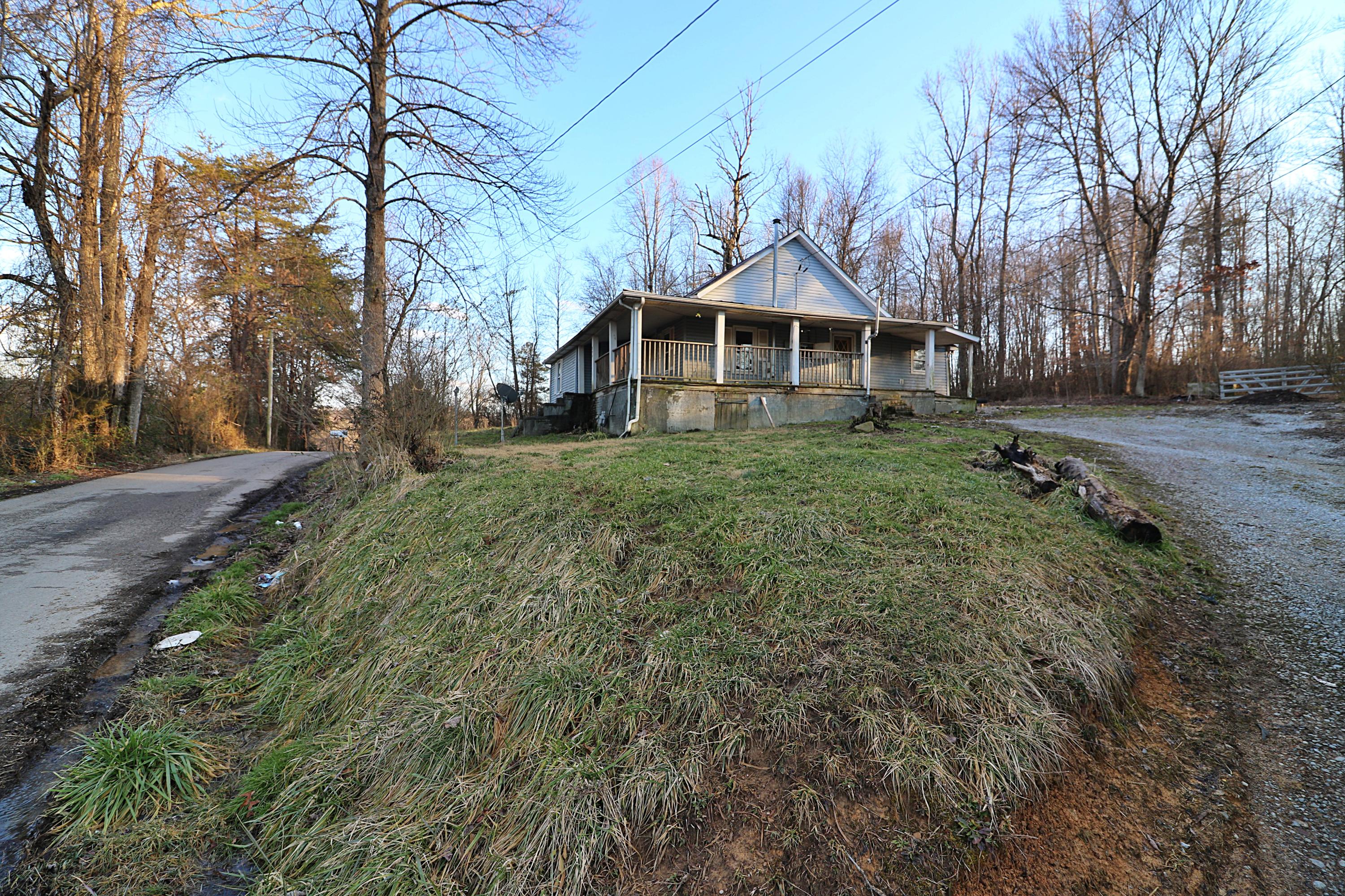 894-918 Concord Road Robbins, TN 37852 - Photo 9 of 29 094A3453