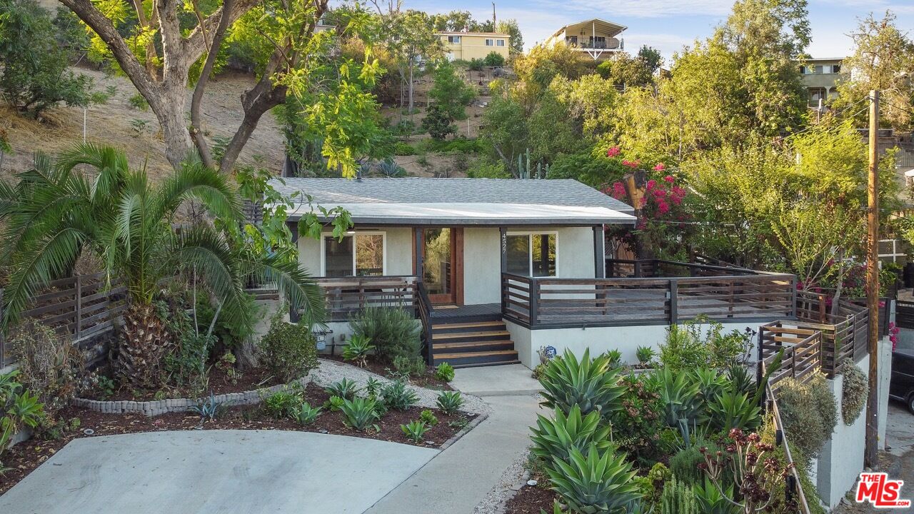 4527 East Rose Hill Dr  