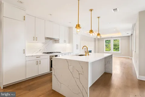 $850,000 | 8551 Connecticut Avenue, Unit 203, Chevy Chase, MD 20815