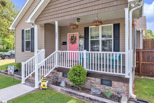 $250,000 | 401 South Broad Street, Clinton, SC 29325