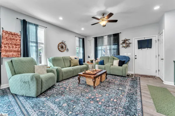 $250,000 | 401 South Broad Street, Clinton, SC 29325
