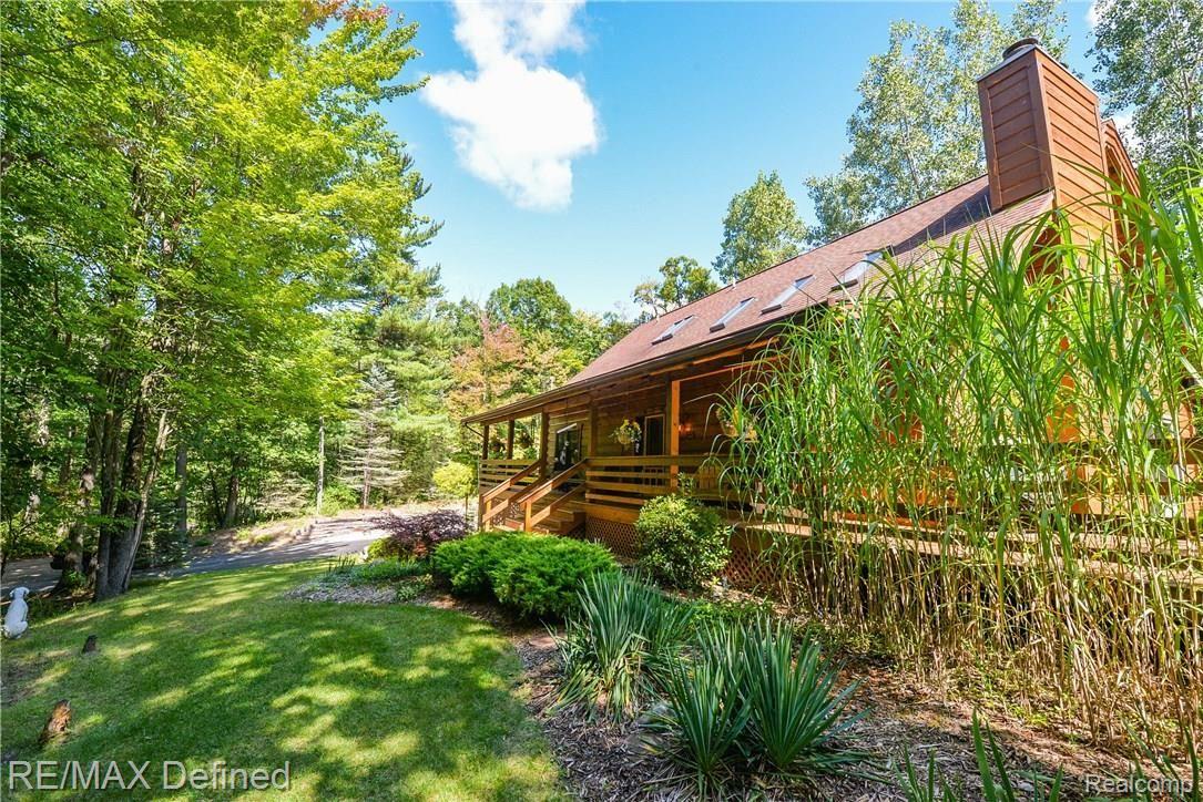 220 Ridgemont Road Oxford, MI 48370 - Photo 11 of 65 8.jpg