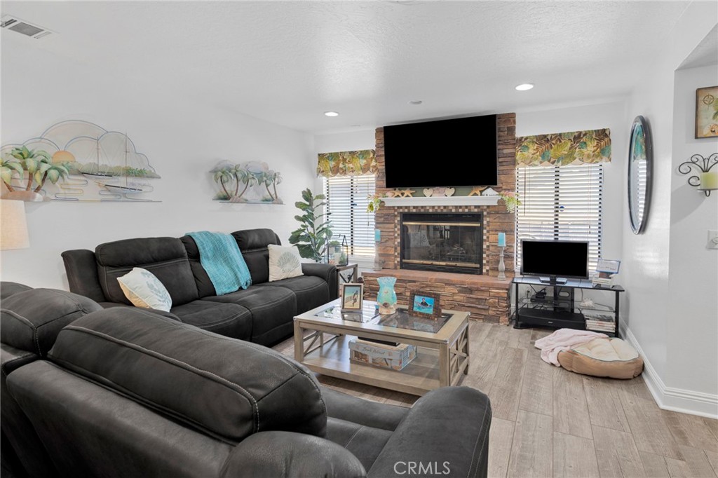 13380 Hidden Valley Road Victorville, CA 92395 - Photo 17 of 75