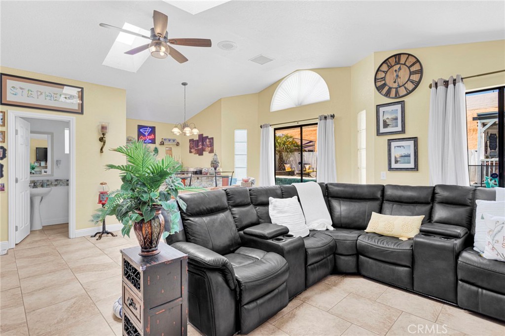 13380 Hidden Valley Road Victorville, CA 92395 - Photo 29 of 75