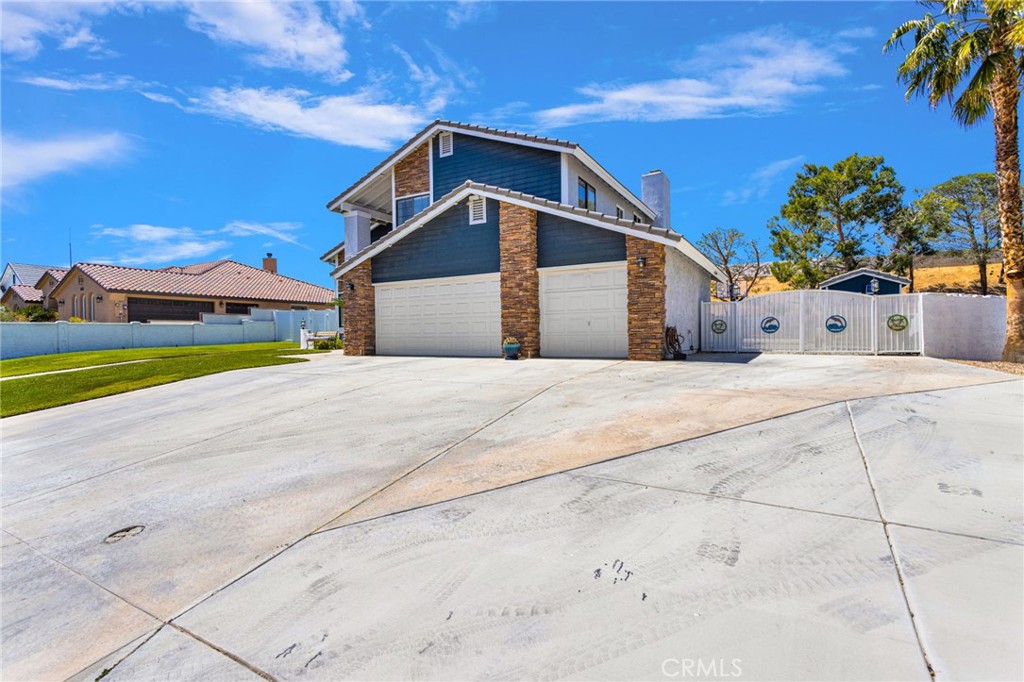 13380 Hidden Valley Road Victorville, CA 92395 - Photo 3 of 75