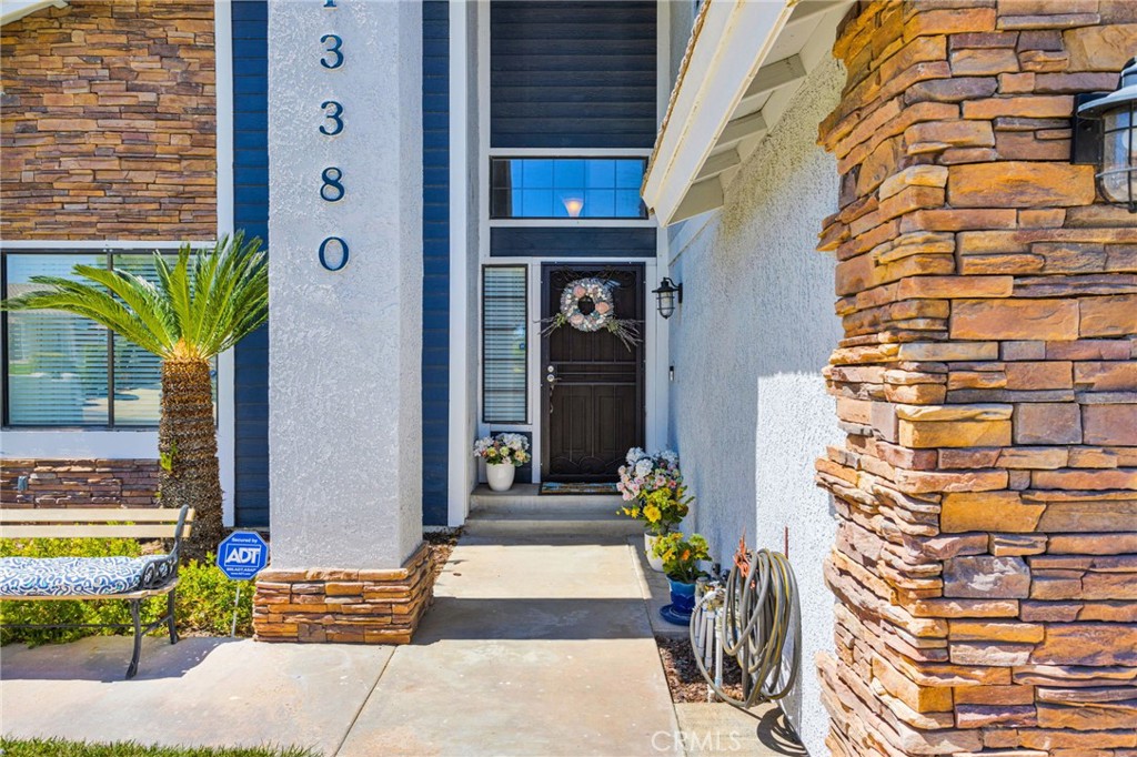13380 Hidden Valley Road Victorville, CA 92395 - Photo 6 of 75