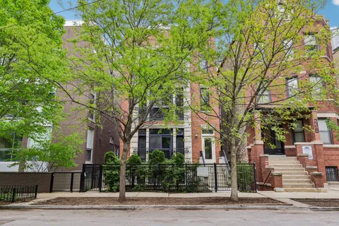 $774,900 | 2319 North Leavitt Street, Unit 4, Chicago, IL 60647