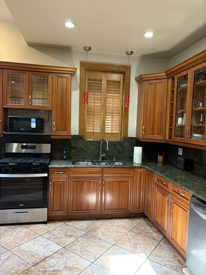 441 East 42nd Street Chicago, IL 60653 - Photo 28 of 41