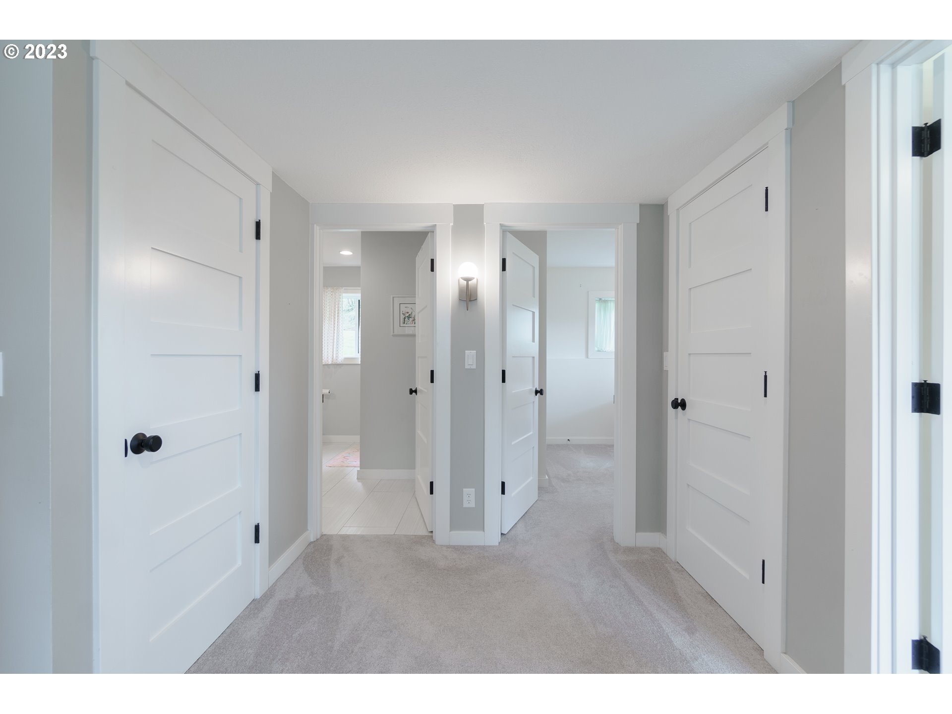 35243 McKenzie View Drive Springfield, OR 97478 - Photo 12 of 23 a bathroom with a shower