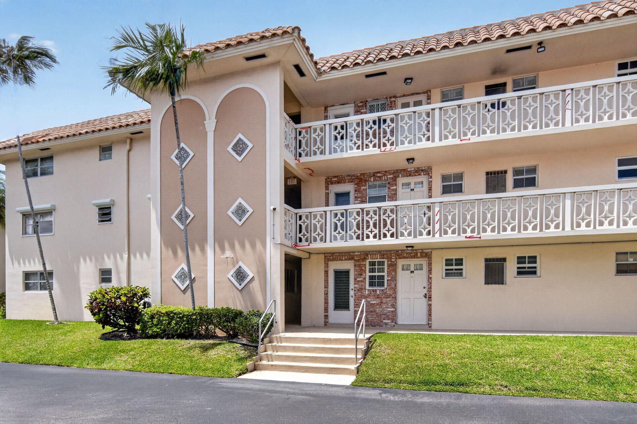 400 Northeast 20th Street, Unit A205 Boca Raton, FL 33431 - Photo 2 of 42 2-web-or-mls-DSC_5829