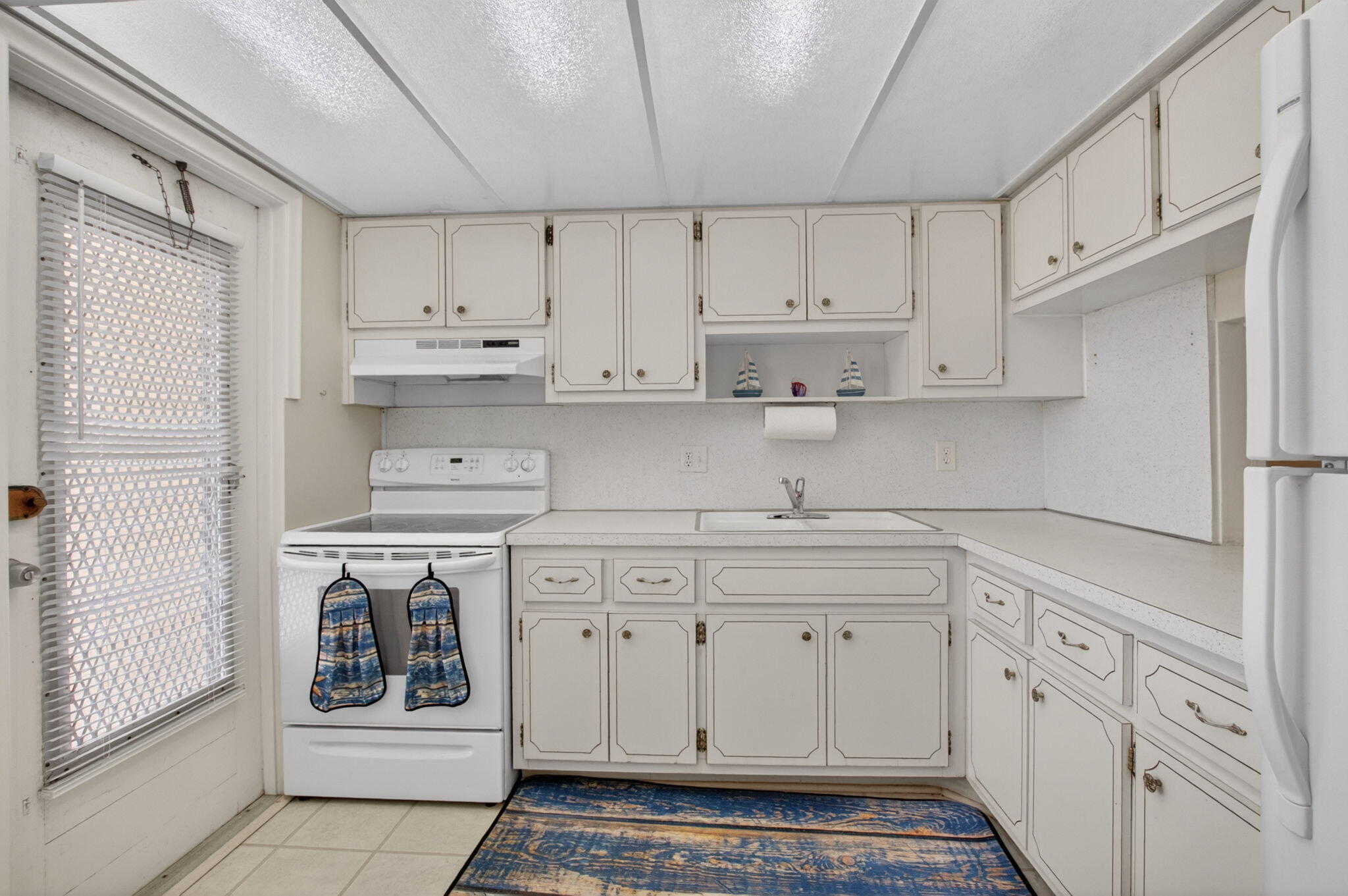 400 Northeast 20th Street, Unit A205 Boca Raton, FL 33431 - Photo 7 of 42 7-web-or-mls-DSC_5859