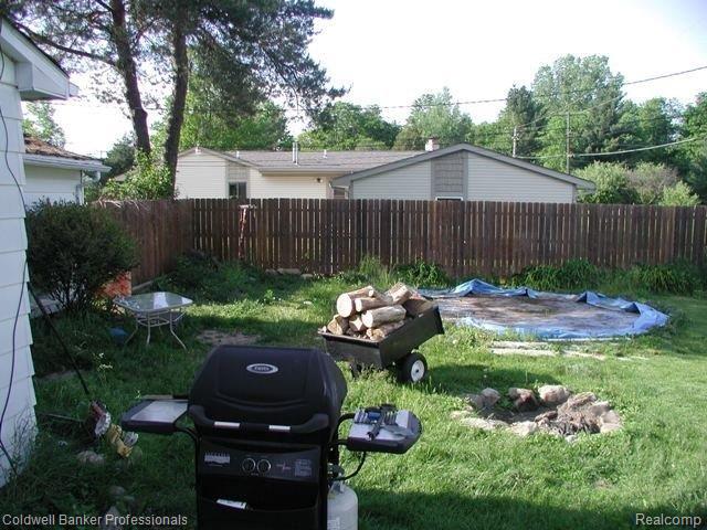 1652 Fish Lake Road Lapeer, MI 48446 - Photo 2 of 25 1652FishLkBackyard.JPG
