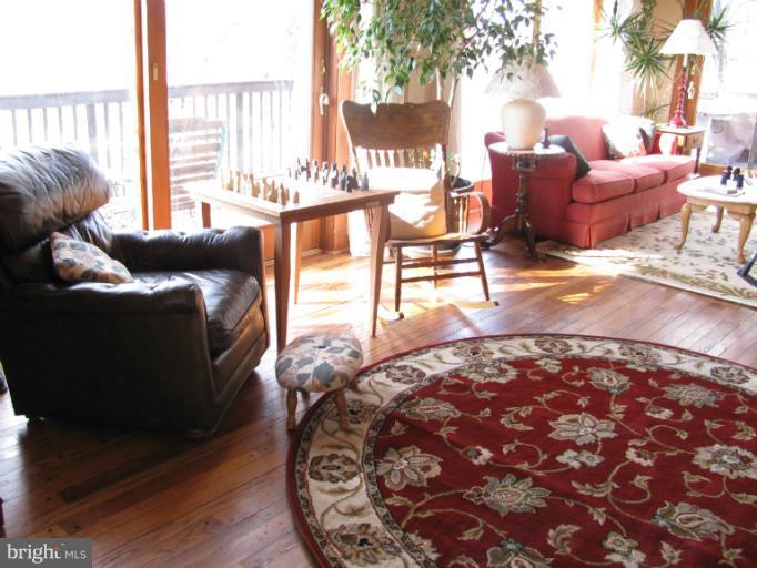 18021 Possum Point Road Dumfries, VA 22026 - Photo 6 of 30 Living Room