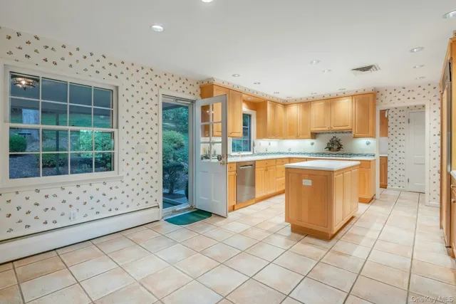 $1,425,000 | 409 Central Drive, Briarcliff Manor, NY 10510