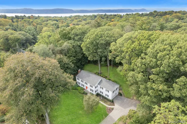 $1,425,000 | 409 Central Drive, Briarcliff Manor, NY 10510
