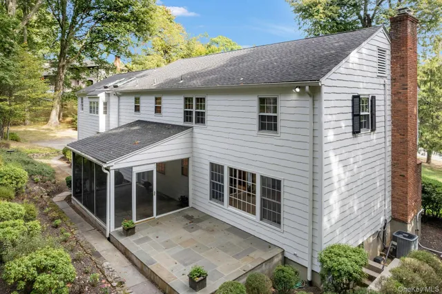 $1,425,000 | 409 Central Drive, Briarcliff Manor, NY 10510