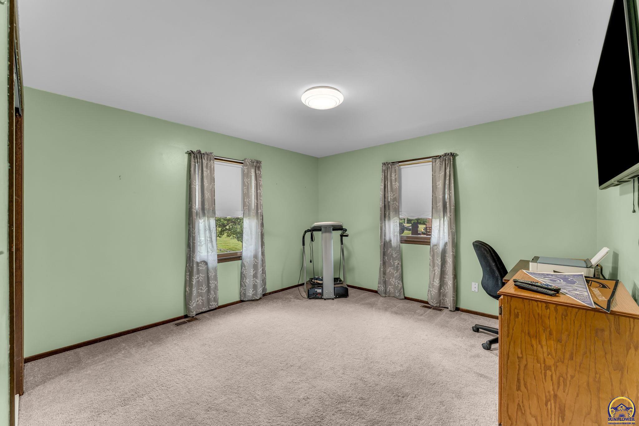 4832 Northeast Kincaid Road Topeka, KS 66617 - Photo 27 of 63