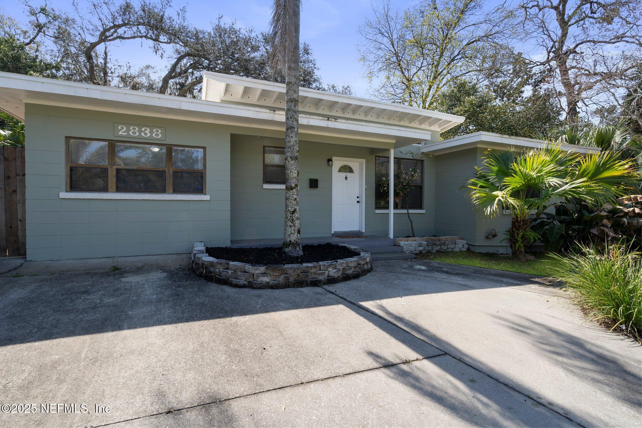 2838 Rainbow Road Jacksonville, FL 32217 - Photo 4 of 35 a front view of house with yard