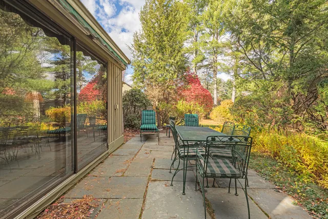 $329,000 | 701 Heritage Village, Unit B, Southbury, CT 06488