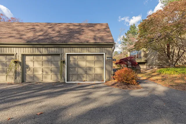 $329,000 | 701 Heritage Village, Unit B, Southbury, CT 06488