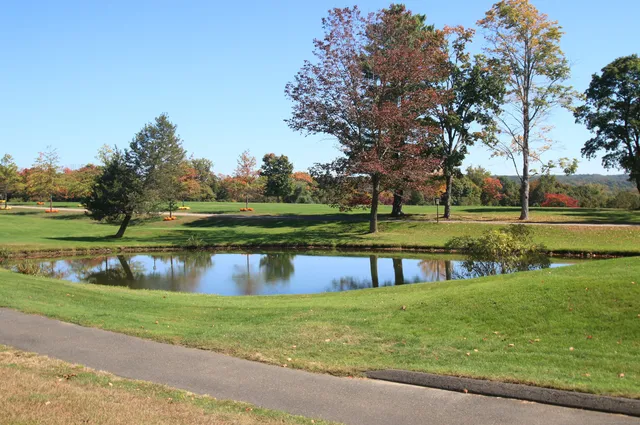 $329,000 | 701 Heritage Village, Unit B, Southbury, CT 06488