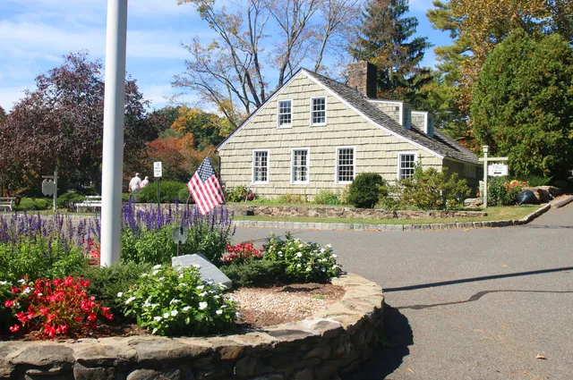 $329,000 | 701 Heritage Village, Unit B, Southbury, CT 06488