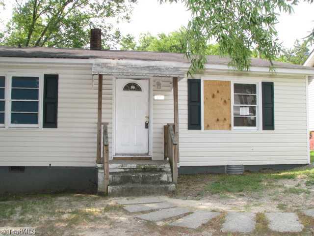 1220 Ragan Avenue High Point, NC 27260 - Photo 1 of 11 Exterior Front.