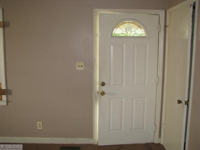 1220 Ragan Avenue High Point, NC 27260 - Photo 3 of 11 Living Room.