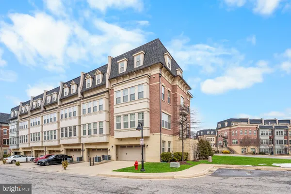 $919,000 | 726 River Mist Drive, Unit 221, Oxon Hill, MD 20745