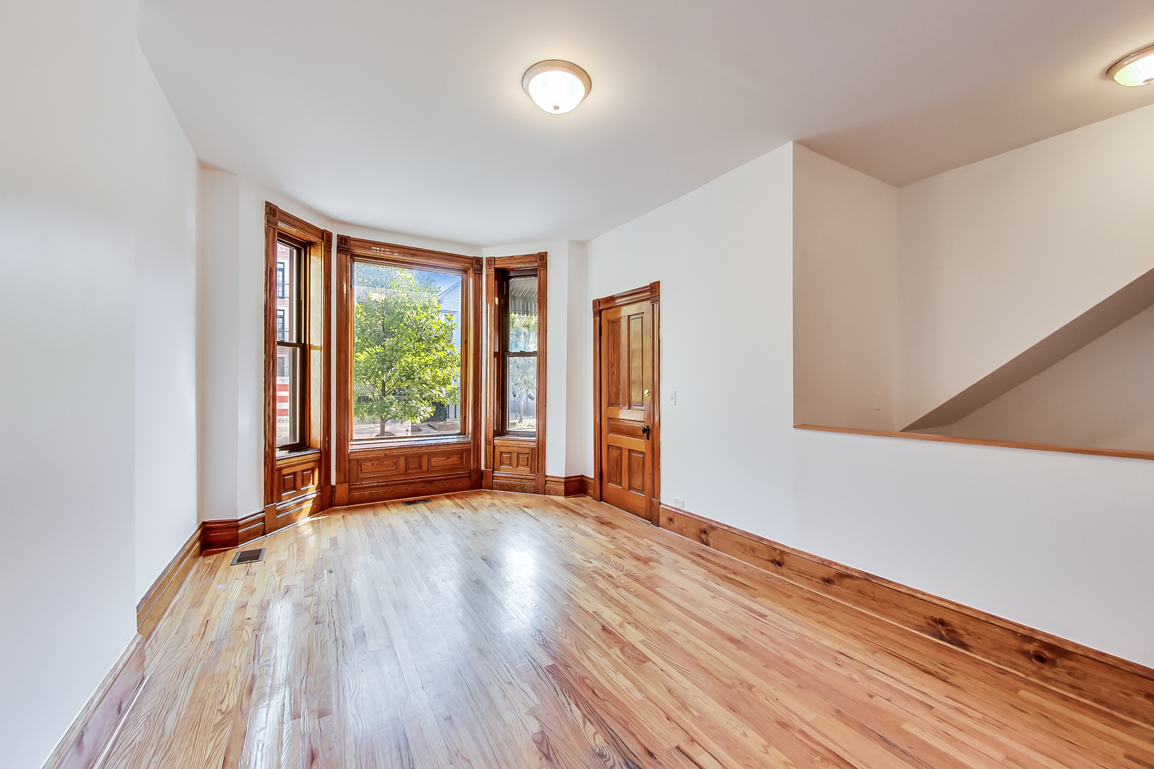 1138 West Addison Street, Unit 1 Chicago, IL 60613 - Photo 4 of 27