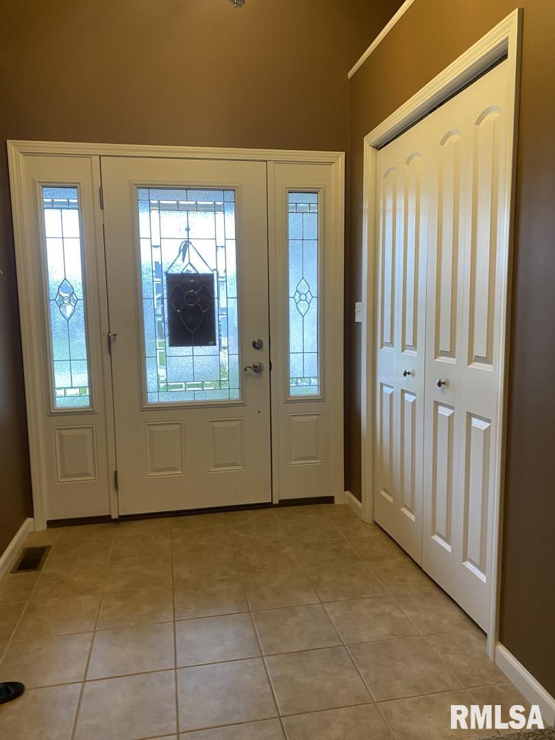 1232 Cadbury Ridge Quincy, IL 62305 - Photo 12 of 40 Gallery Image 12